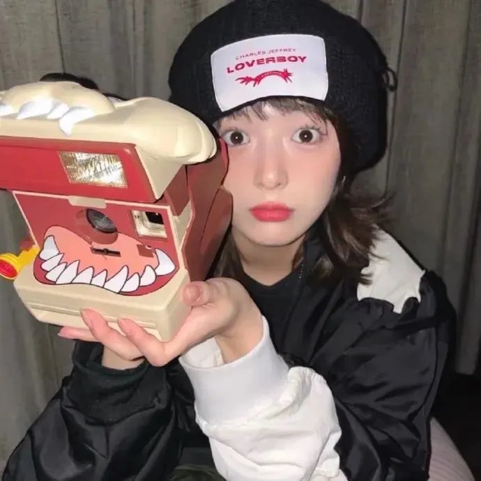 泡泡公寓四人行封面